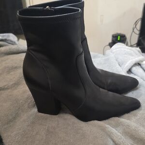 Elegant Black Ankle Boots